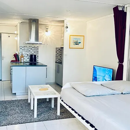 Confort L'escapade Du Port Apartment